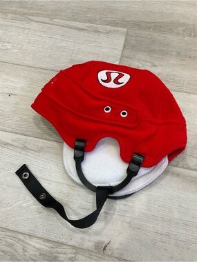 Lululemon Athletica 2010 Team Canada Fleece Hockey Helmet Style Toque hat